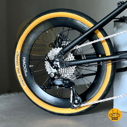 Close up Shimano 9 gears shifting drivetrain on Fnhon Monsoon Mini folding bike