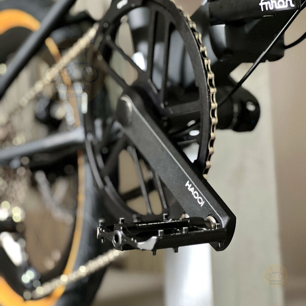 Fnhon Monsoon Mini 18" Matte Black folding bike with SHIMANO hydraulic disc brake