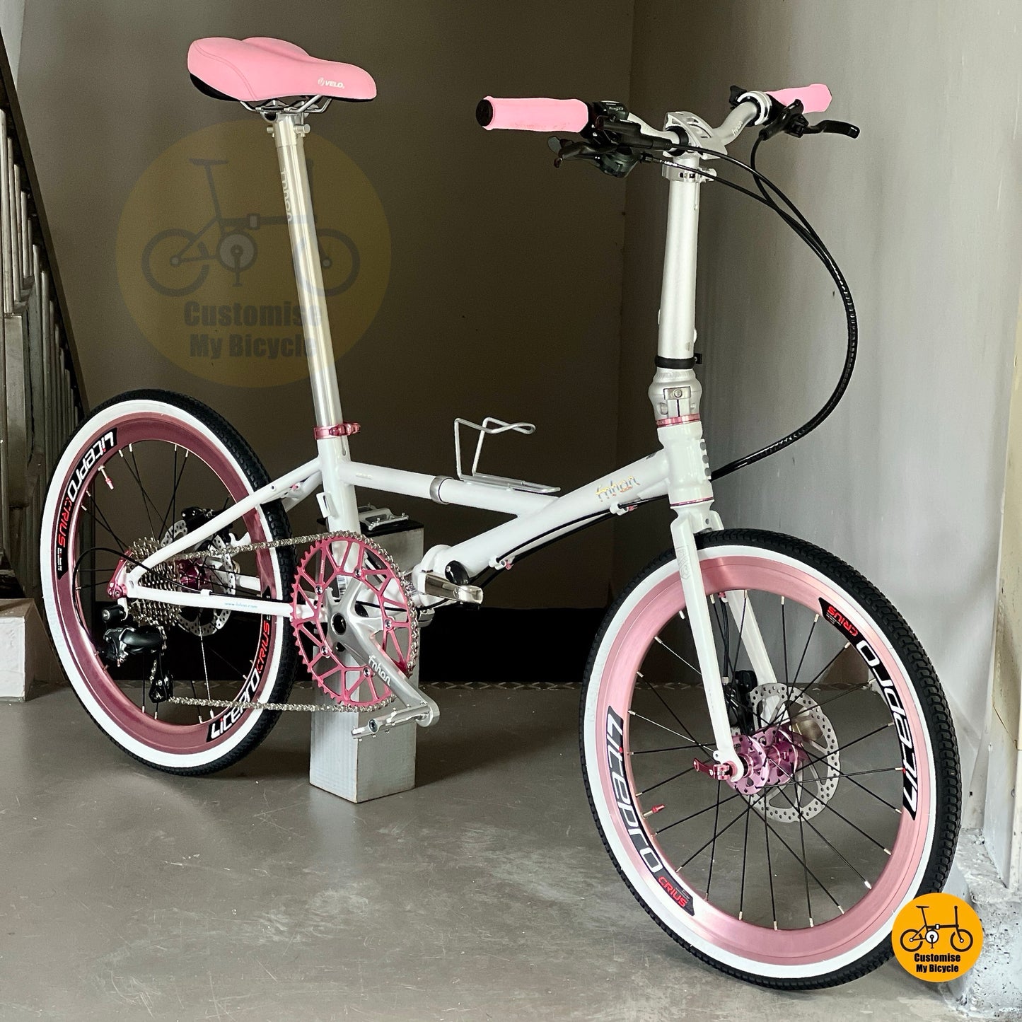 Fnhon Thunderstorm 22 Inch Foldable Bicycle Shimano 9 Gears Dreamy White Urban Commuter Bike With Litepro Crankset
